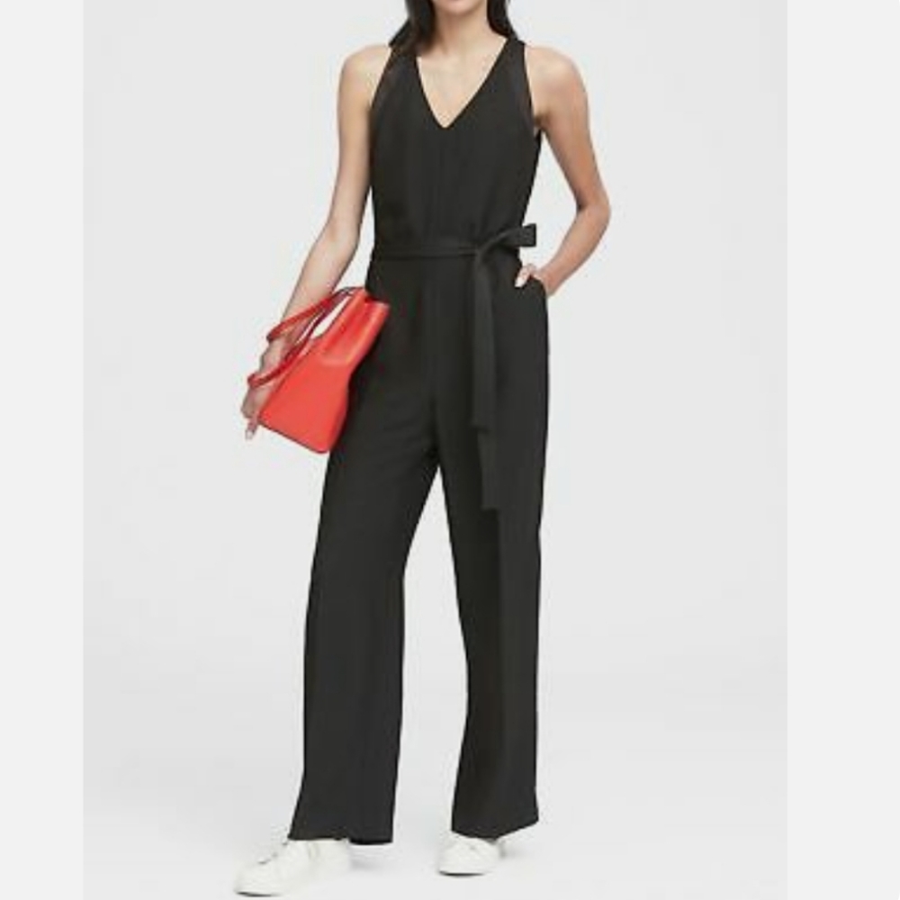NWT Banana Republic V Neck Wide Leg Jumpsuit, Size 8